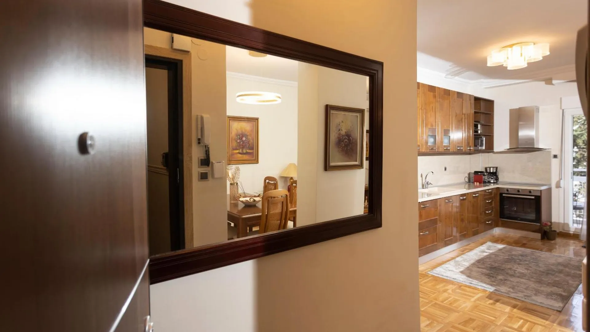 King George 32 Luxury Apartment Thessaloniki