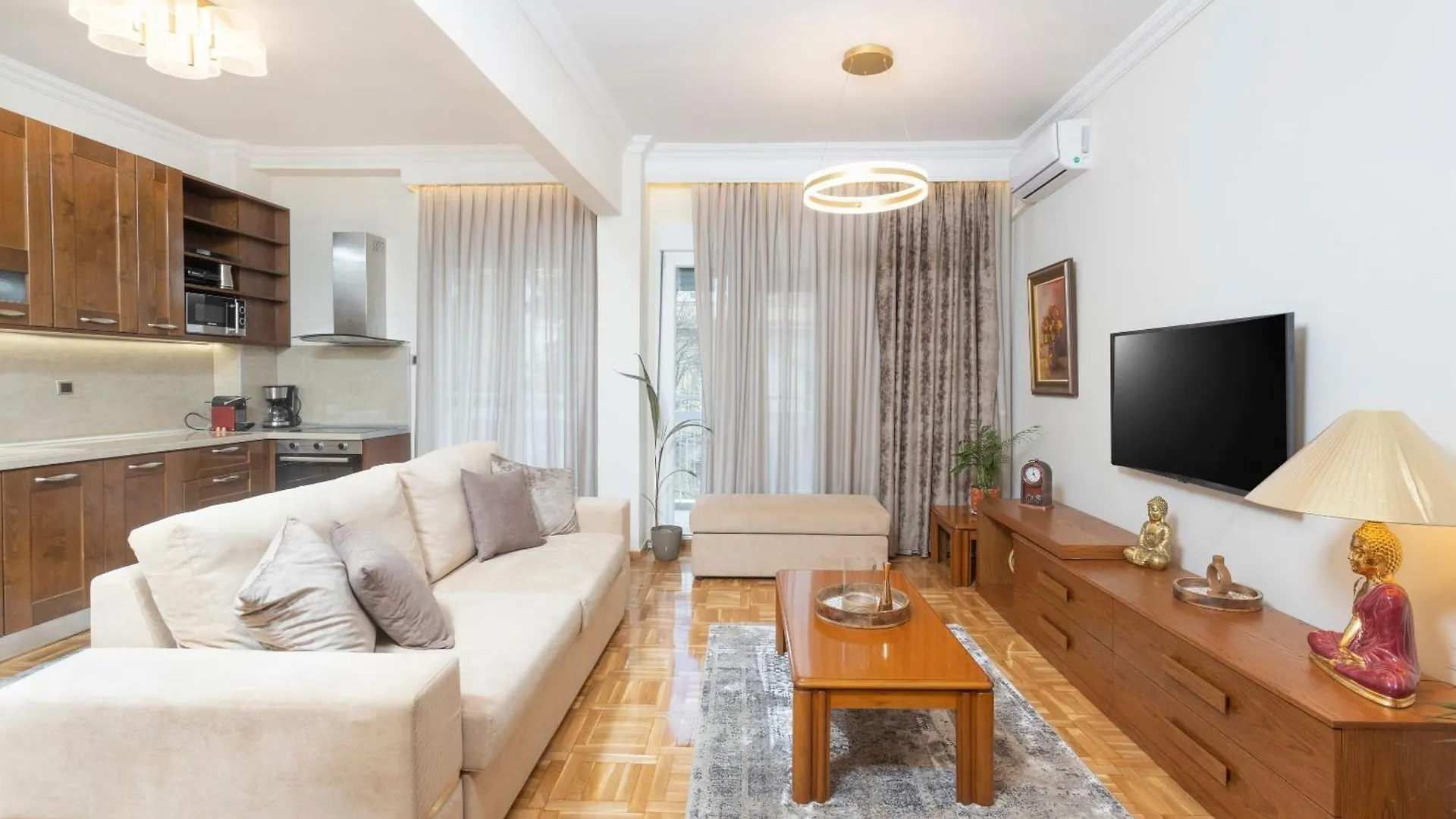 King George 32 Luxury Apartment location